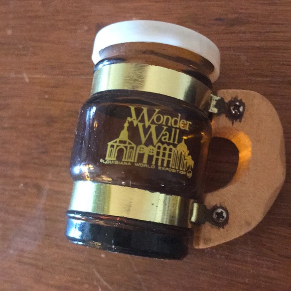 Wonder wall salt and pepper shaker set - Picture 3 of 7